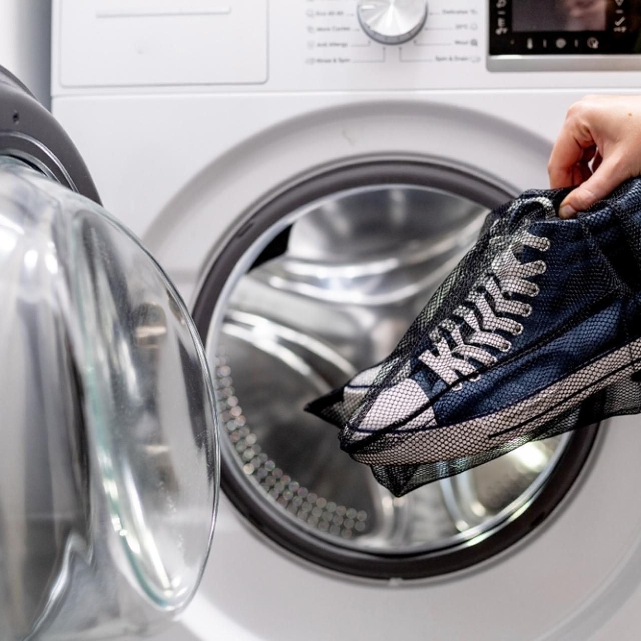 converse in the washing machine